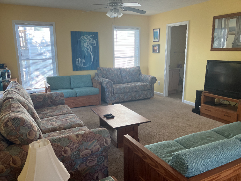 106 Huron Ct - Photo 3 of 11