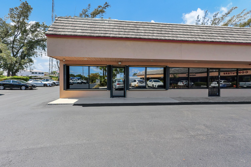 1001 W Jasmine Dr #1 - Photo 2 of 6