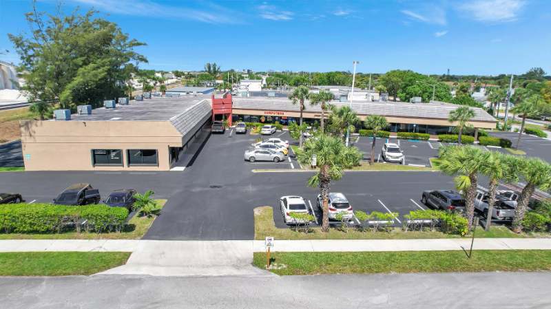 1001 W Jasmine Dr #1 - Photo 3 of 6