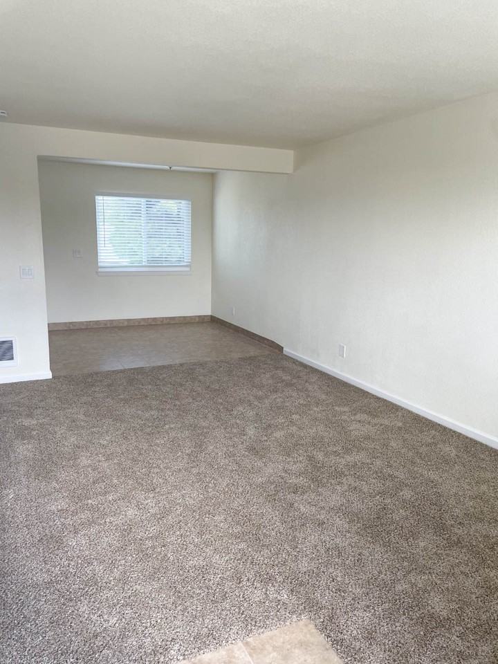 Maple Street: 310 - Photo 2 of 9