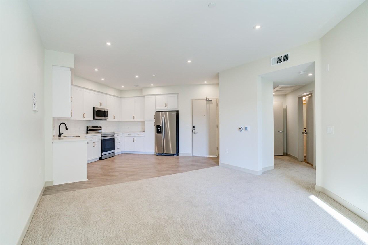 Bolsa Row Apartments - Photo 4 of 50