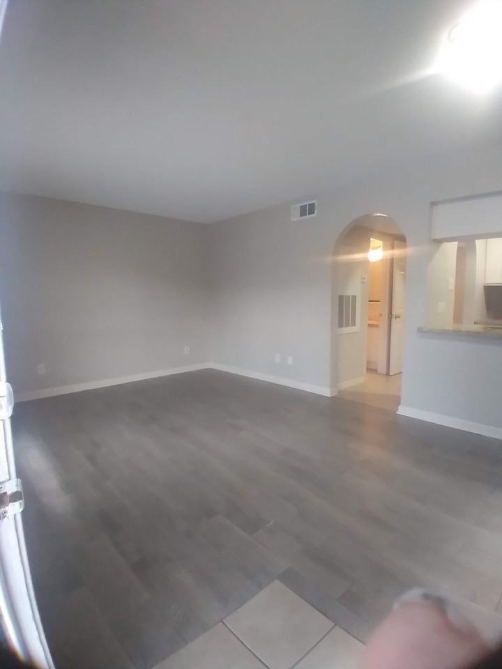 Sunrise East Apartments - Photo 3 of 9