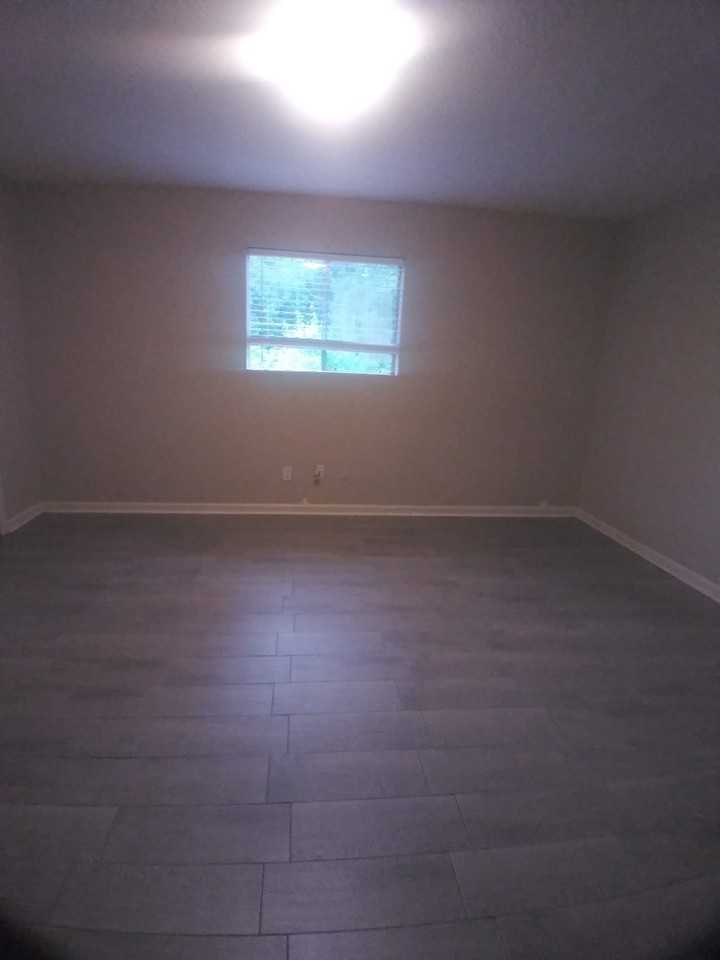 Sunrise East Apartments - Photo 6 of 9