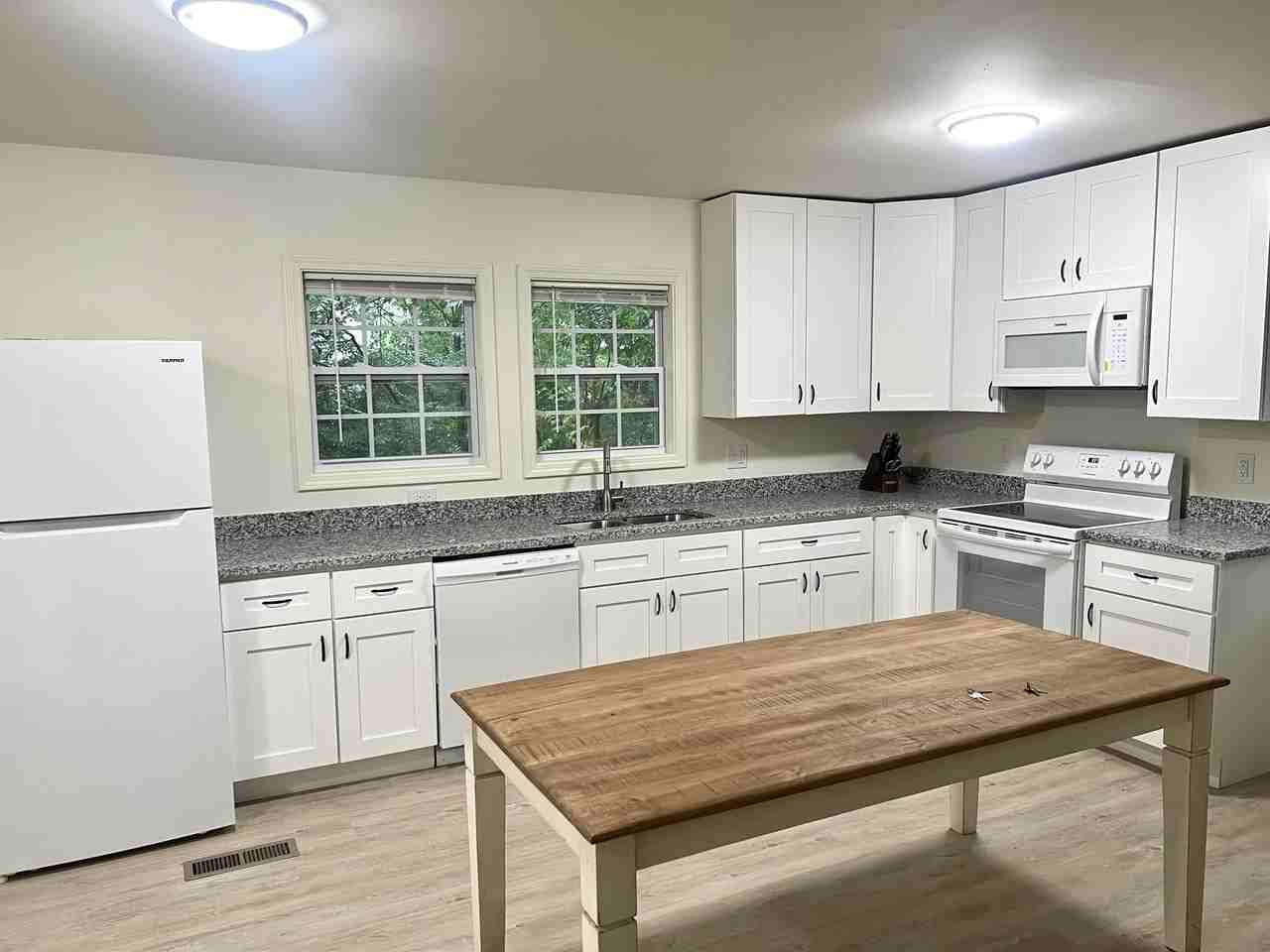 1801 Rosedale Avenue - Photo 3 of 11