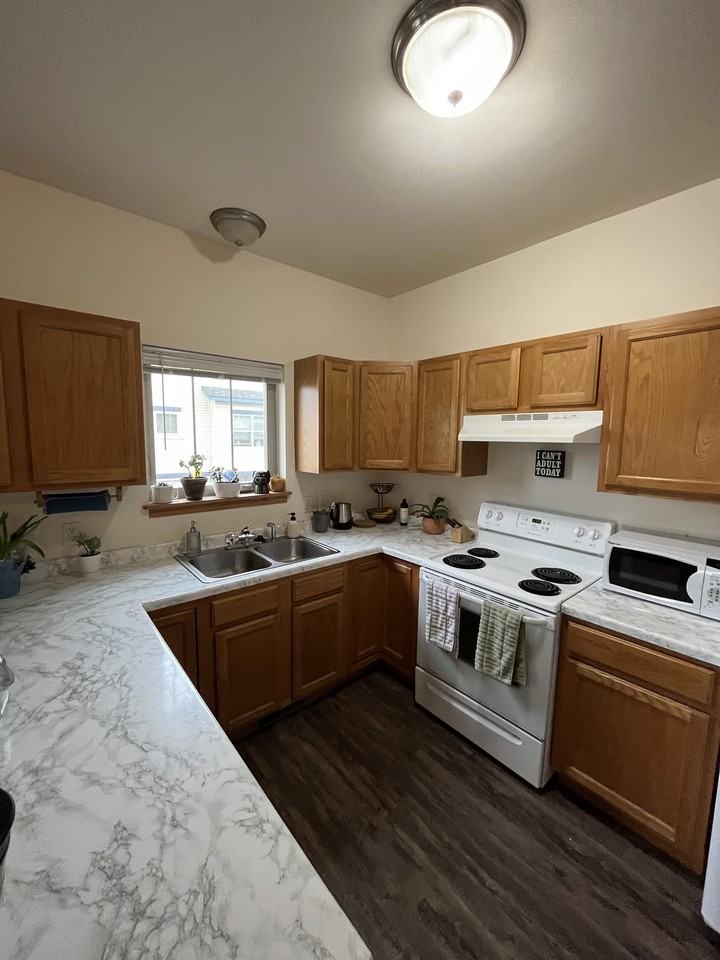 Alena Townhomes - Photo 4 of 19