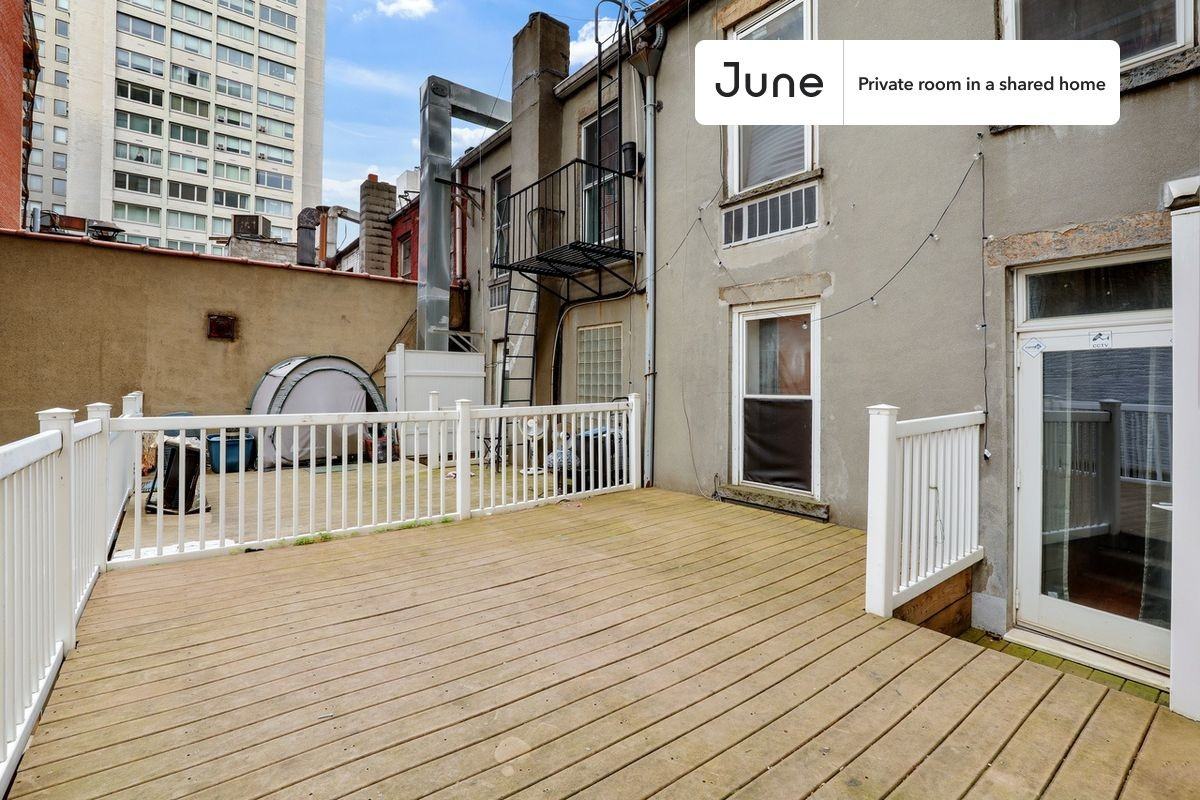1521 York Ave #A - Photo 2 of 9