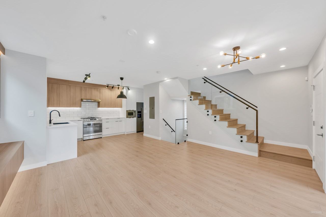 2471 East 40th Avenue ##1 - Photo 4 of 19