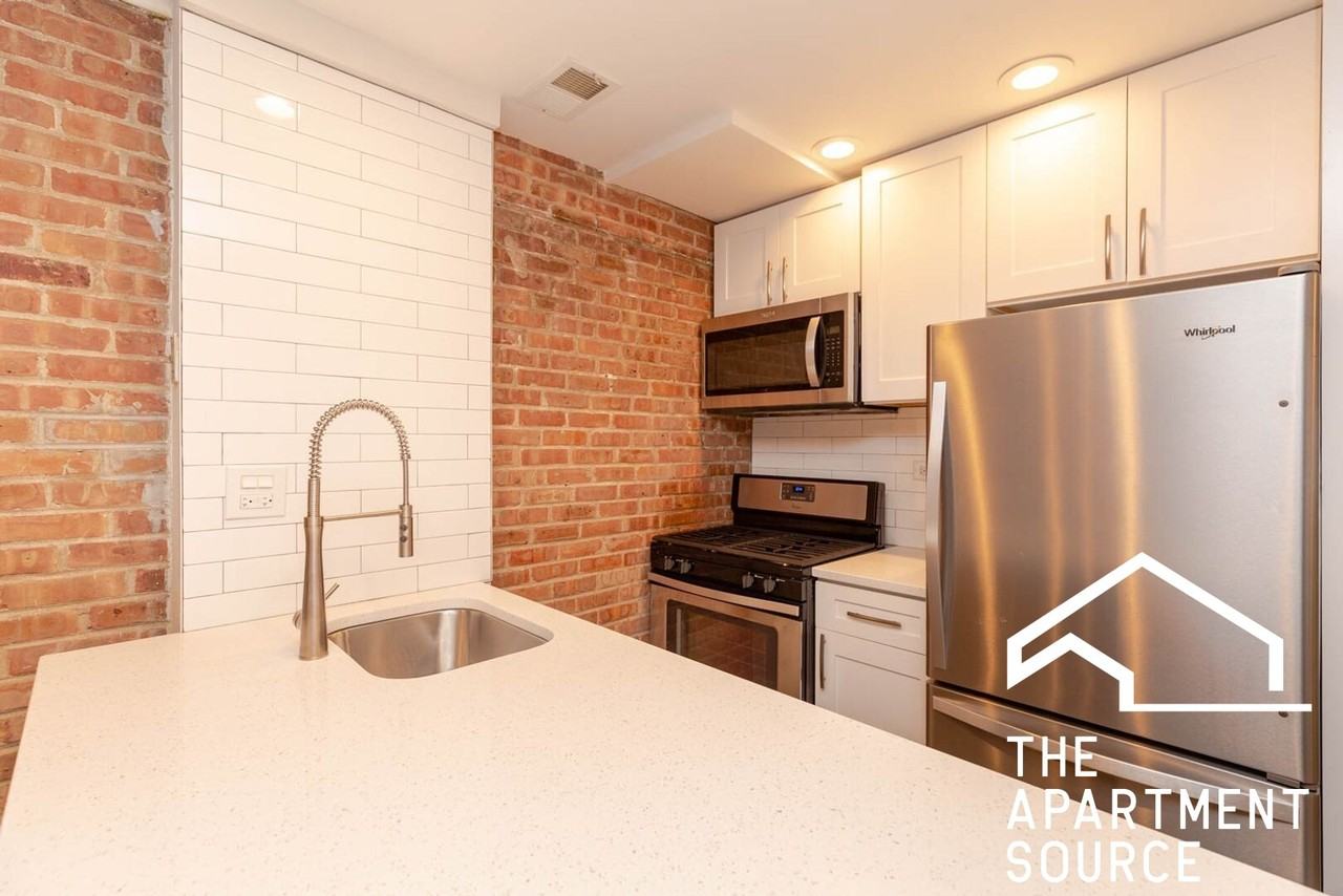 663 W Melrose St #1A - Photo 2 of 10