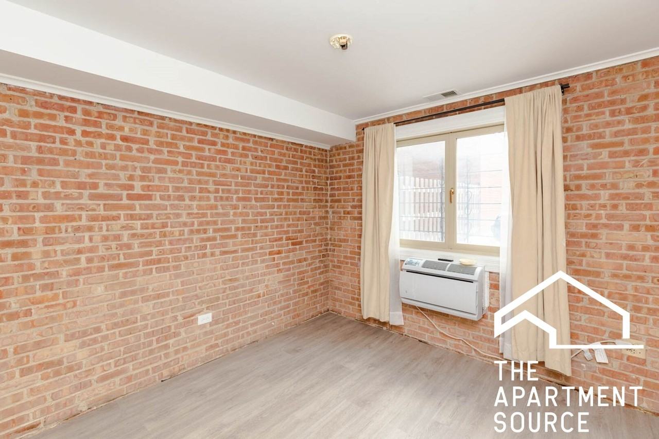 663 W Melrose St #1A - Photo 5 of 10