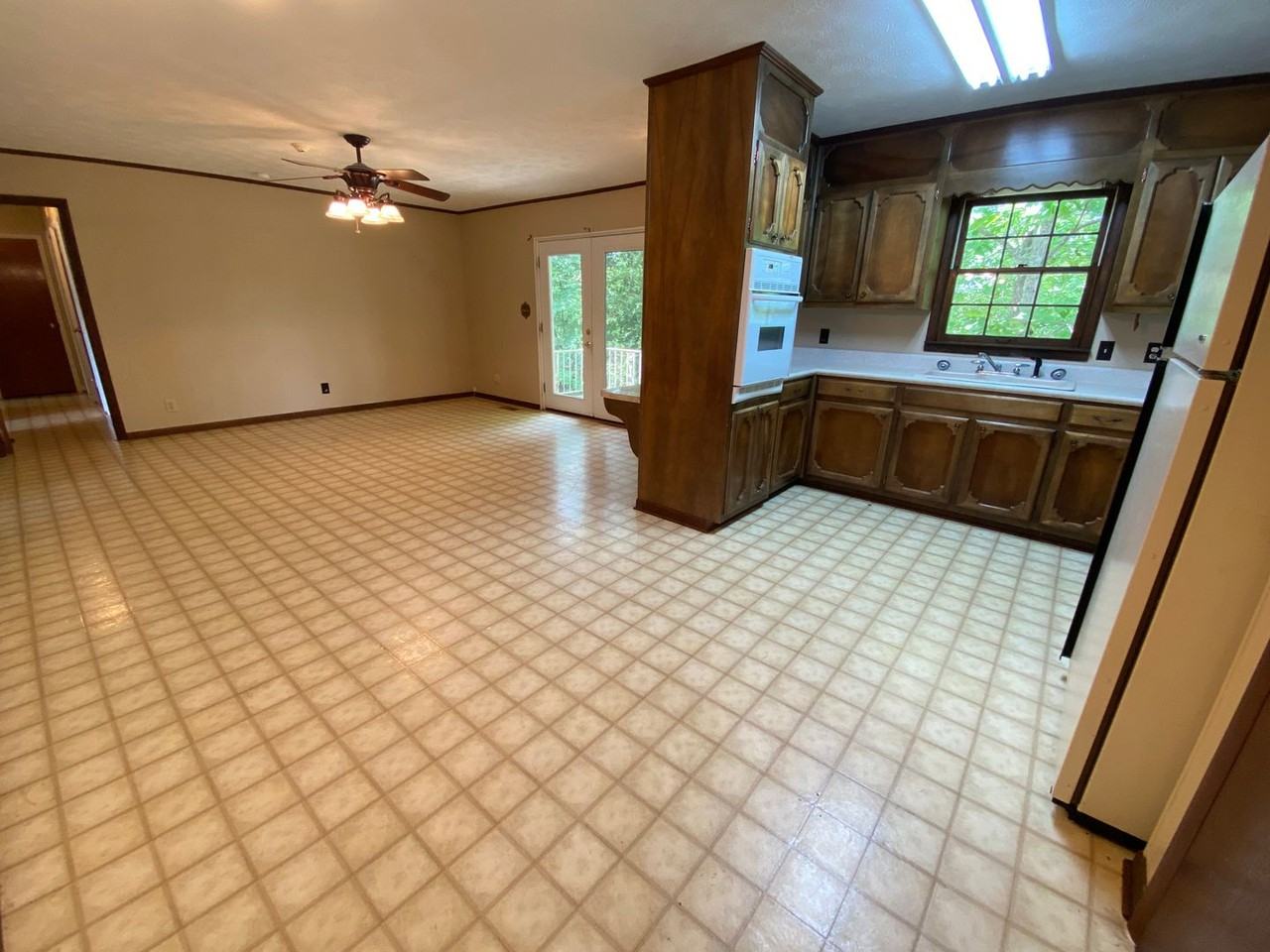 1108 7th Ave Ne - Photo 3 of 12