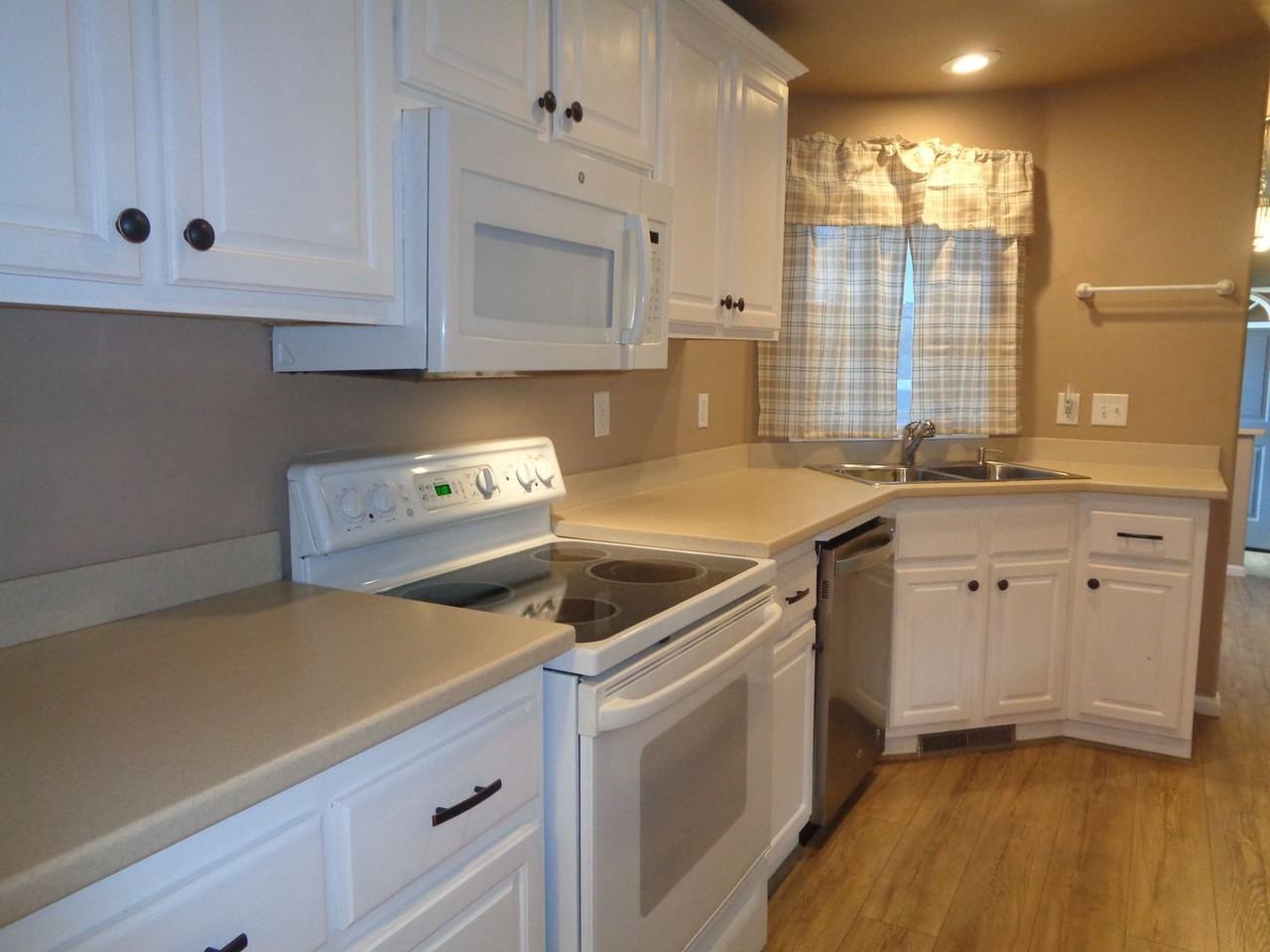 4511 Gray Fox Hts - Photo 3 of 30