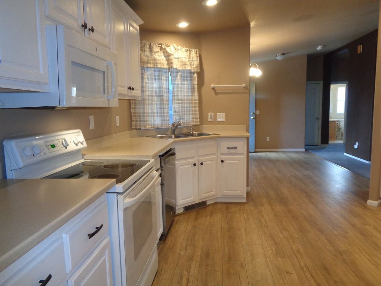 4511 Gray Fox Hts - Photo 7 of 30