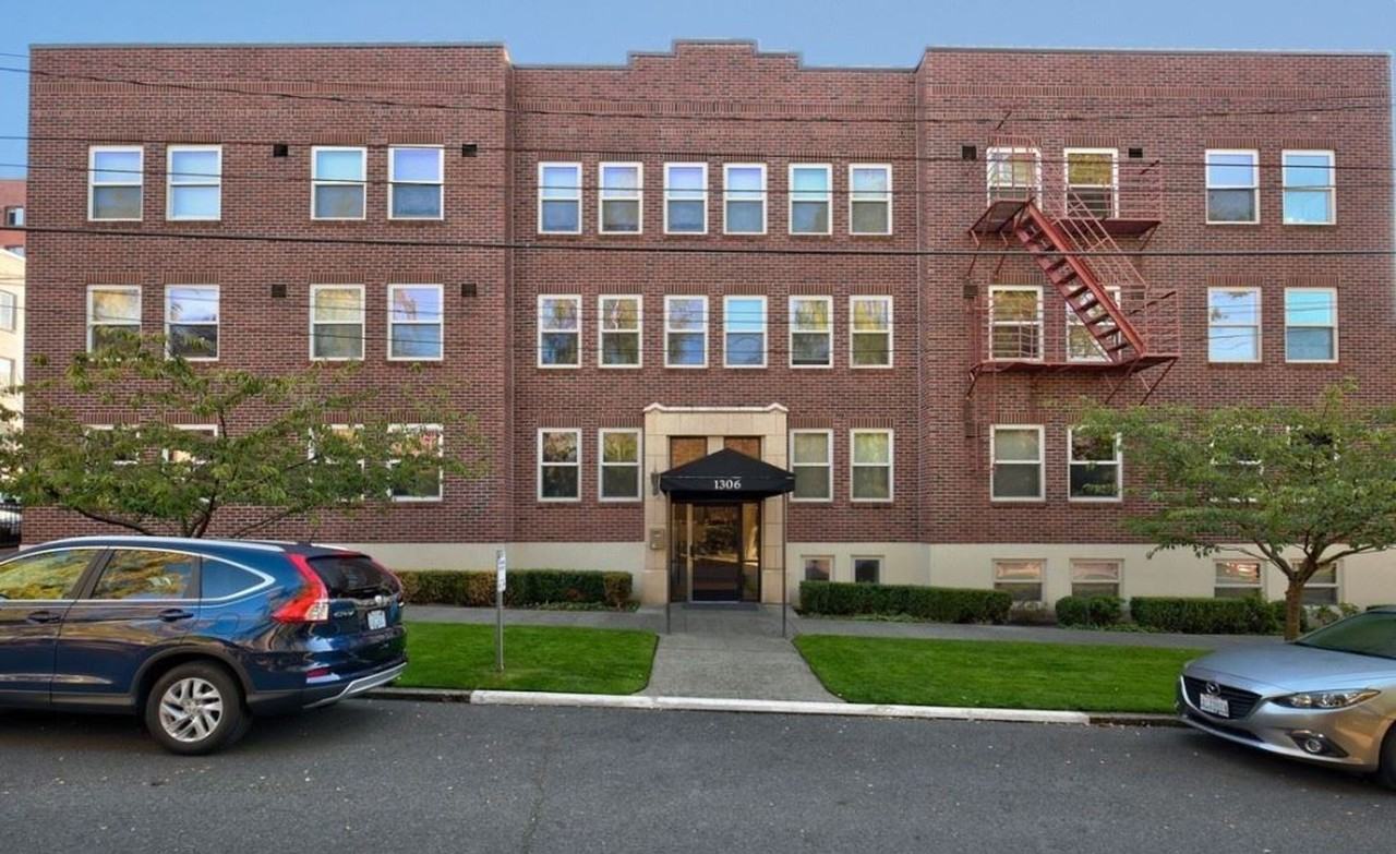 The Carlyle of Queen Anne - Photo 3 of 44