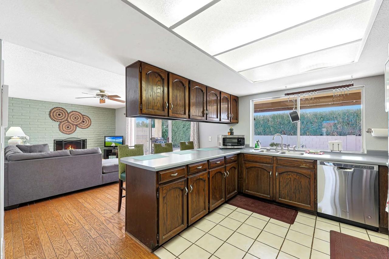 7949 E Luke Ln - Photo 3 of 41