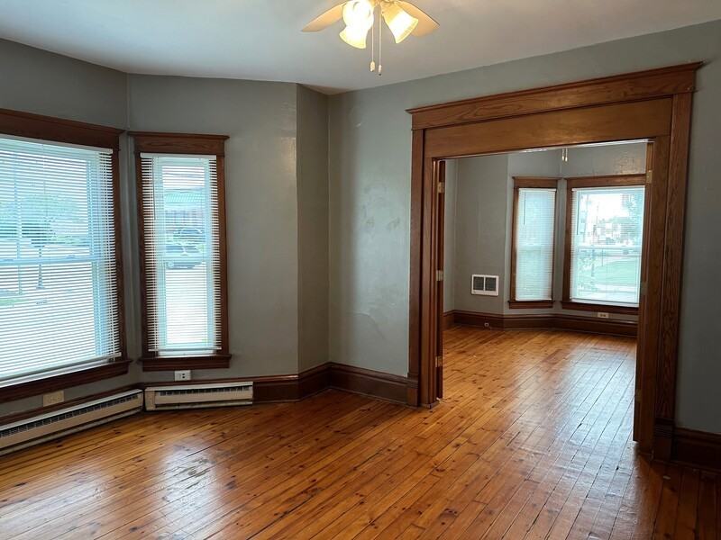 200 S Throop St #1 - Photo 3 of 19