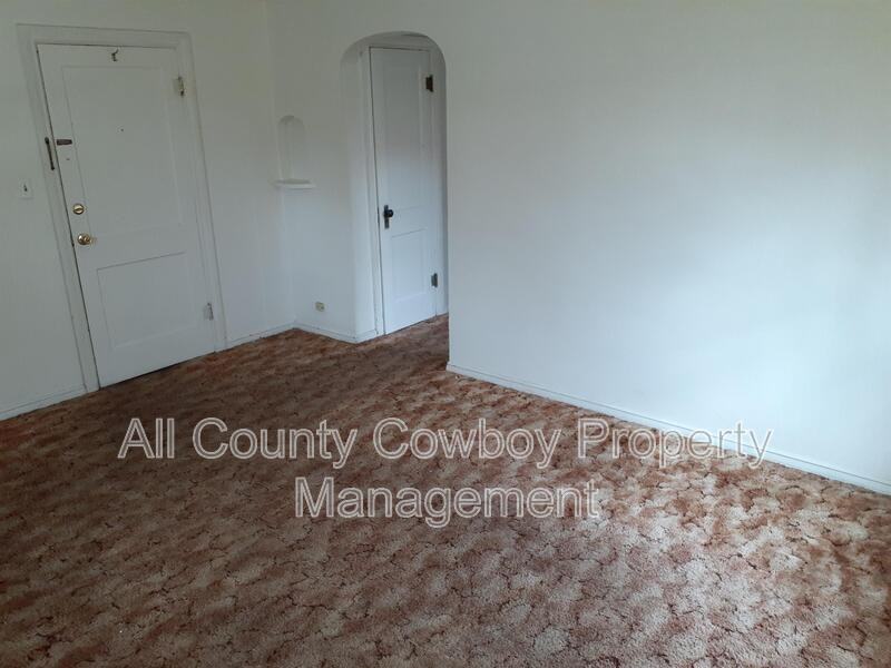 769 N 8th St #2 - Photo 2 of 4