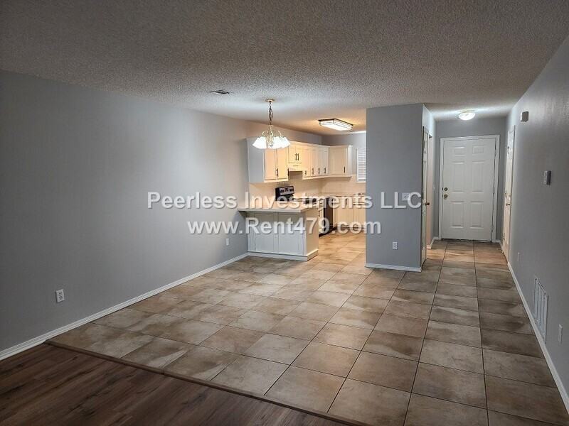 509 - Photo 2 of 25