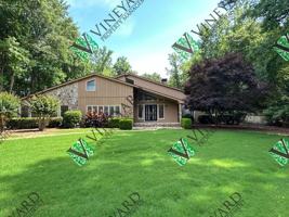 featured image of 115 Nesbit Ferry Pl