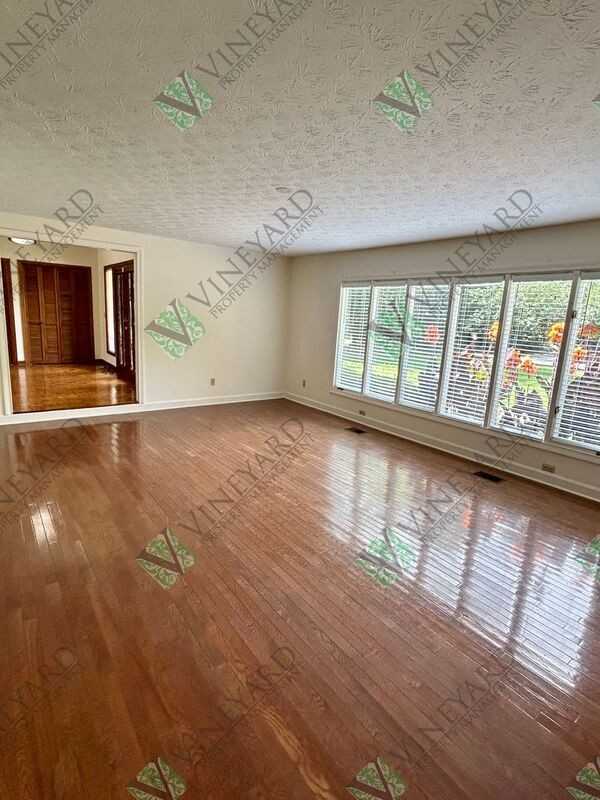 115 Nesbit Ferry Pl - Photo 7 of 33