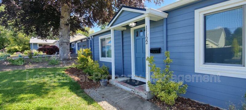 11122 Se 30th Ave - Photo 3 of 29