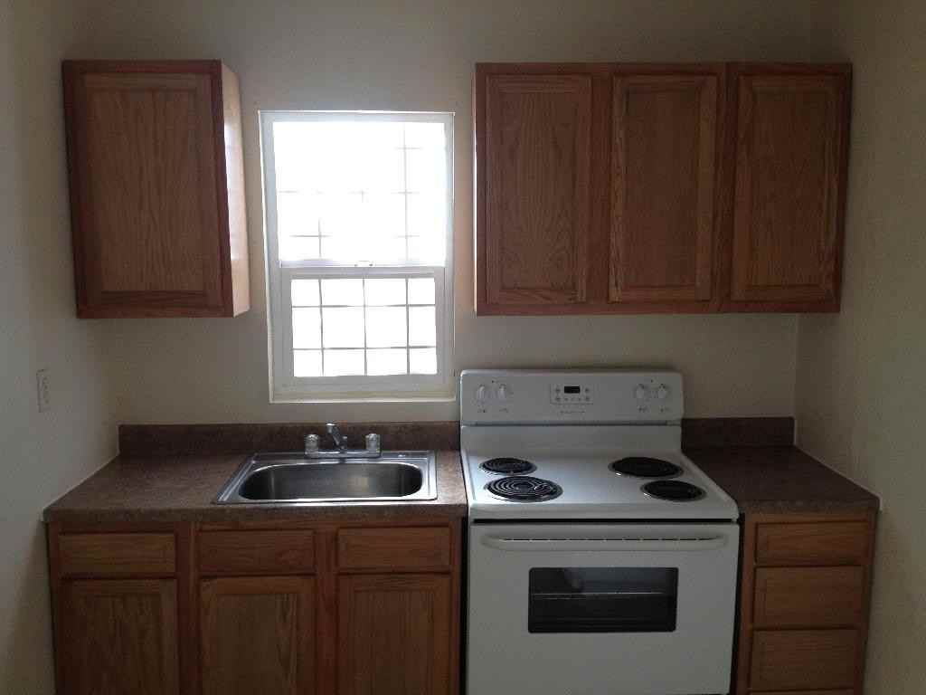 216 Princeton Dr Se - Photo 5 of 14