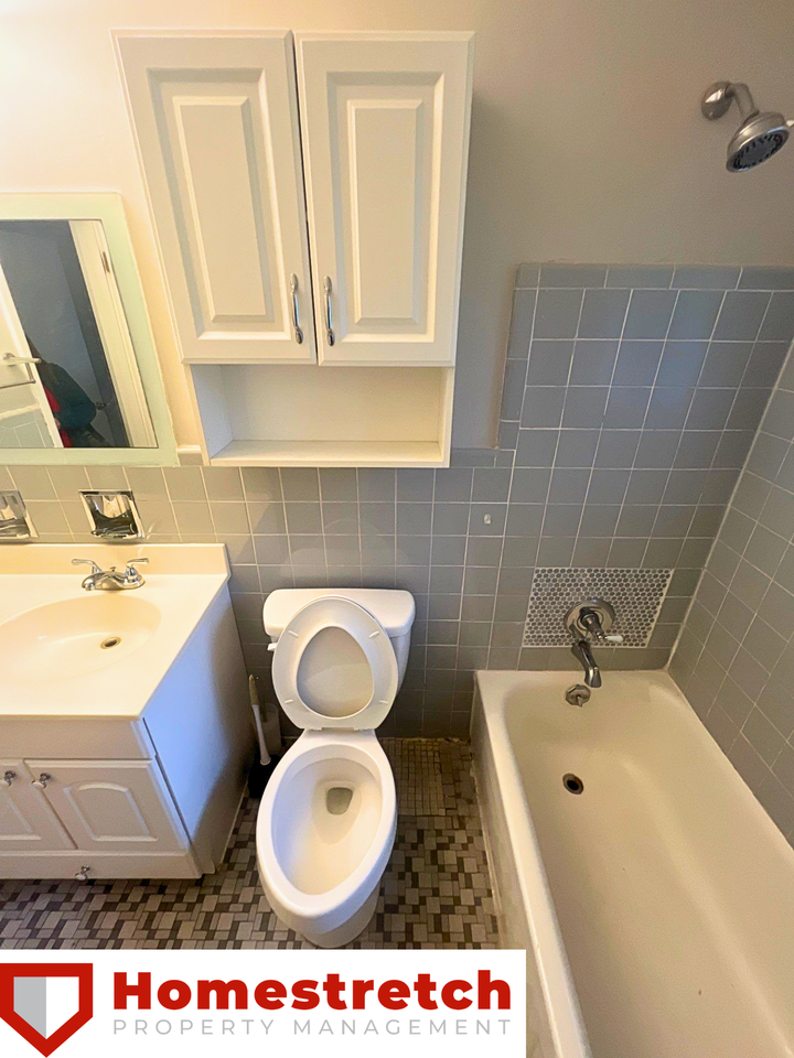 10001 Carolynne Dr - Photo 3 of 11