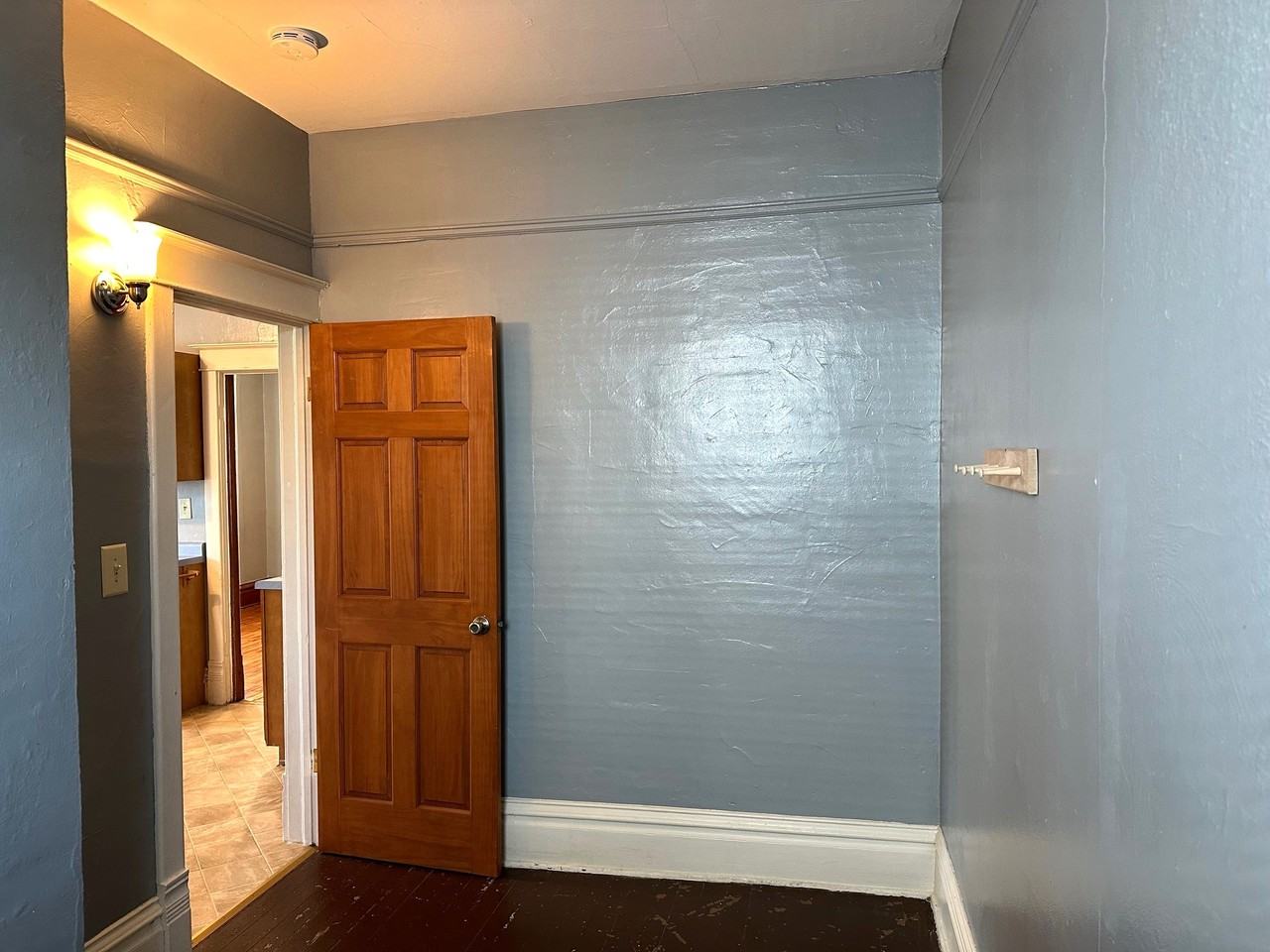 200 S Throop St - Photo 2 of 18