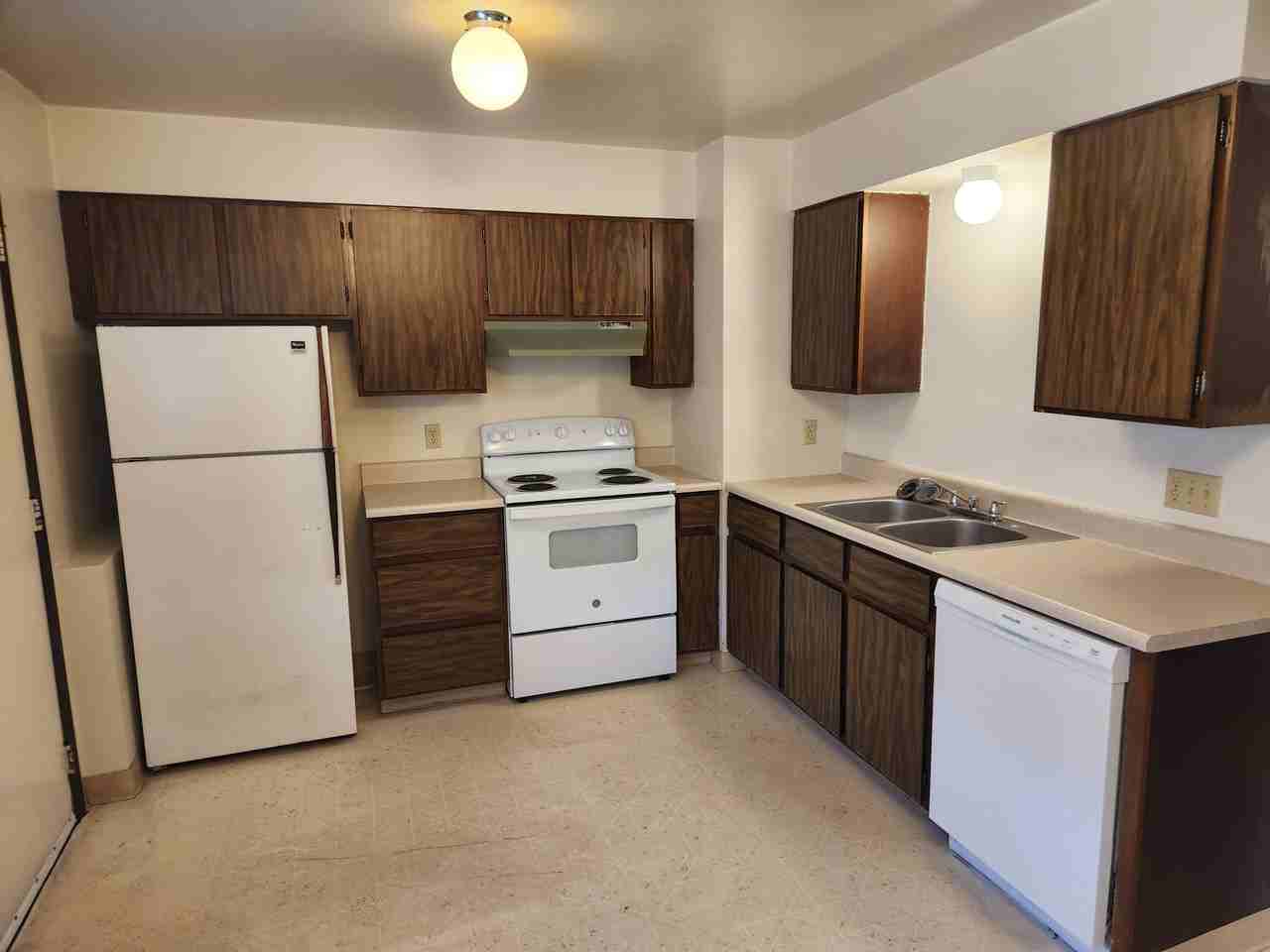 2308 Hillview Ct - Photo 3 of 12