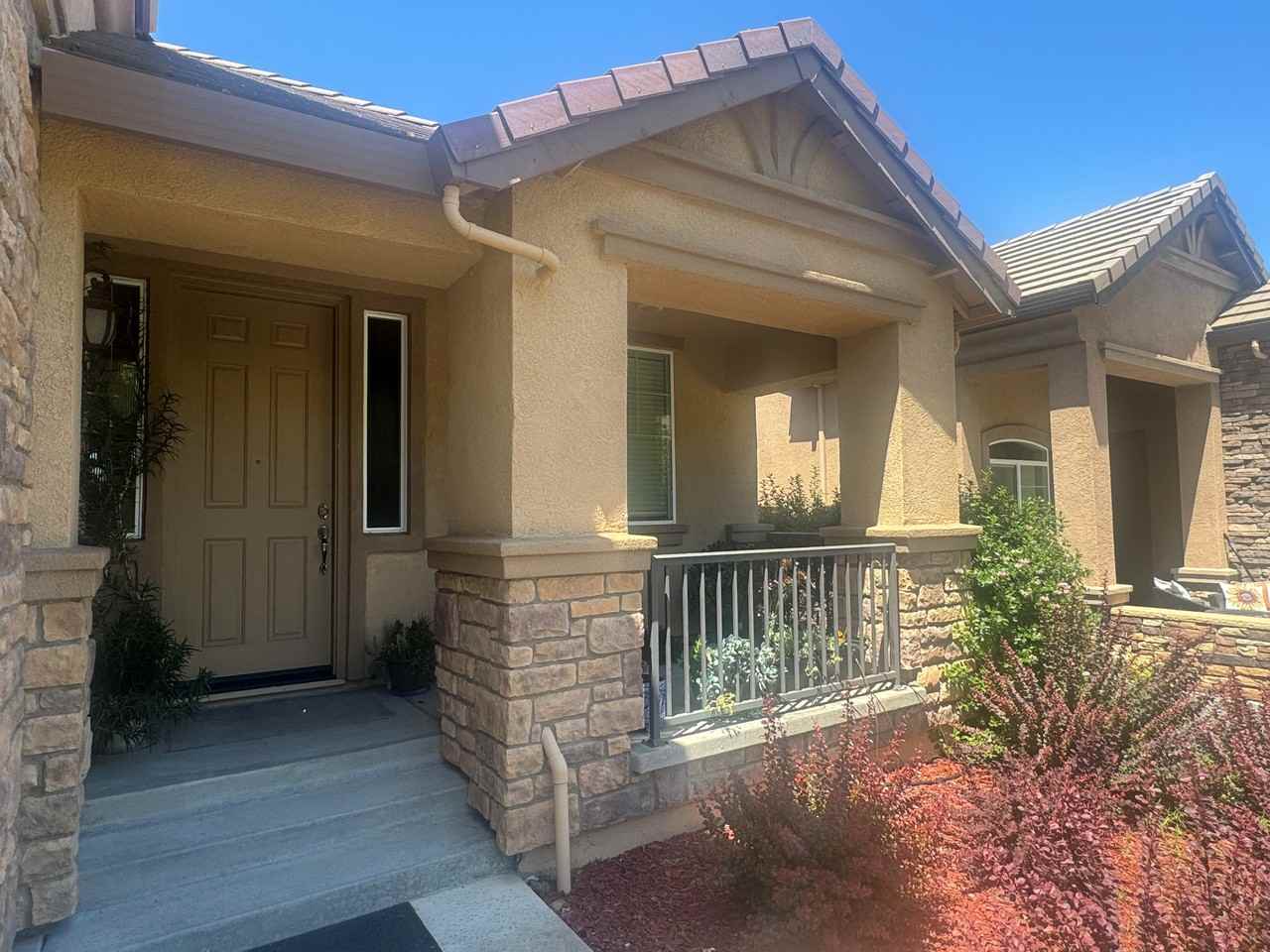 948 Hildebrand Cir - Photo 2 of 18