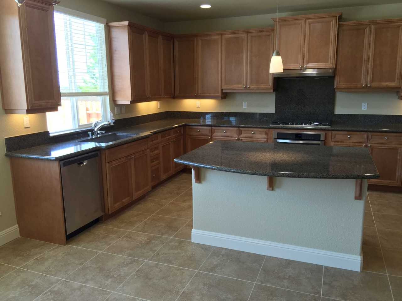 948 Hildebrand Cir - Photo 3 of 18