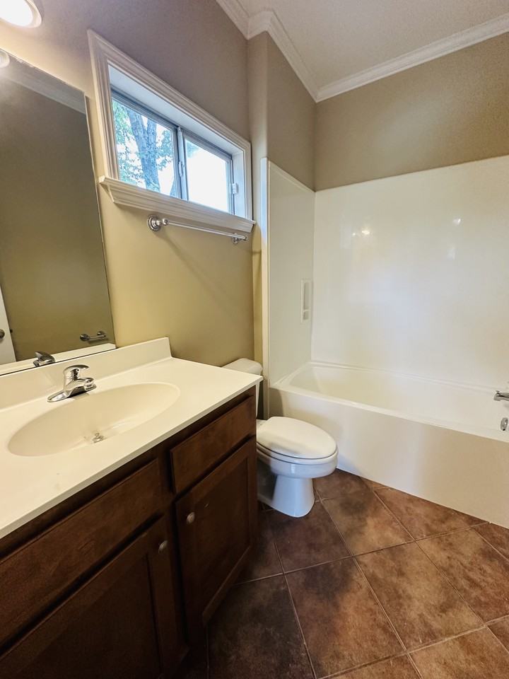 3526 Spottswood Ave - Photo 2 of 11