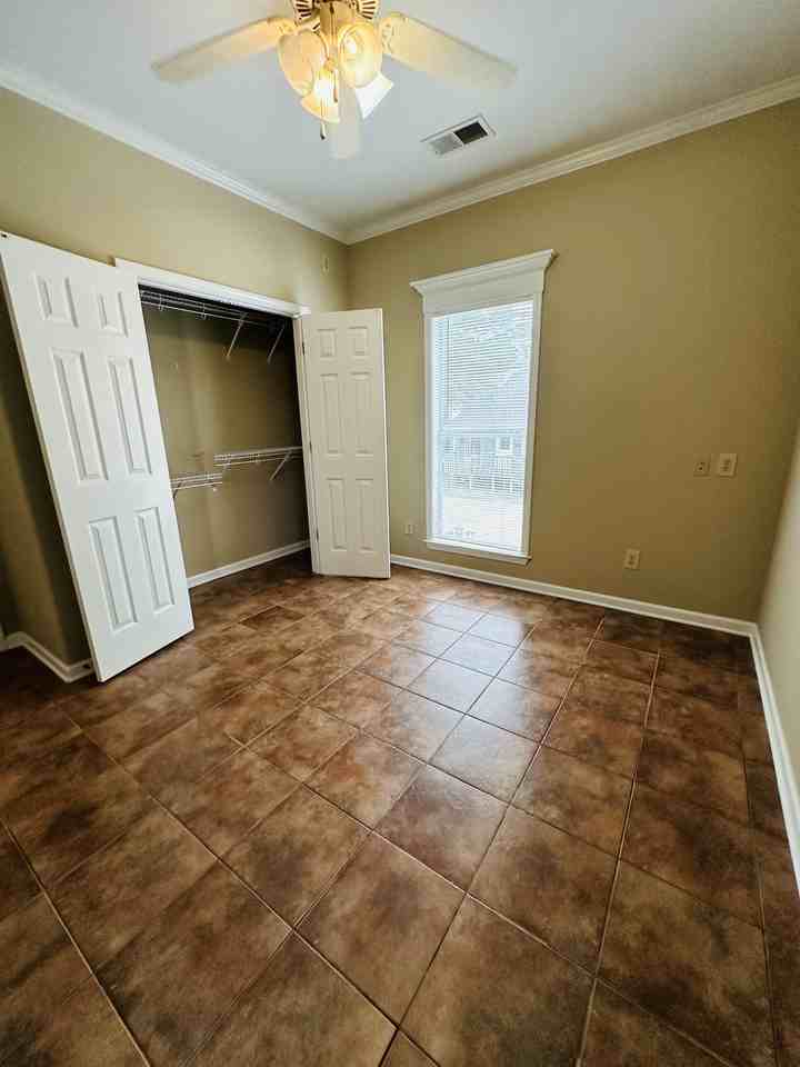 3526 Spottswood Ave - Photo 3 of 11