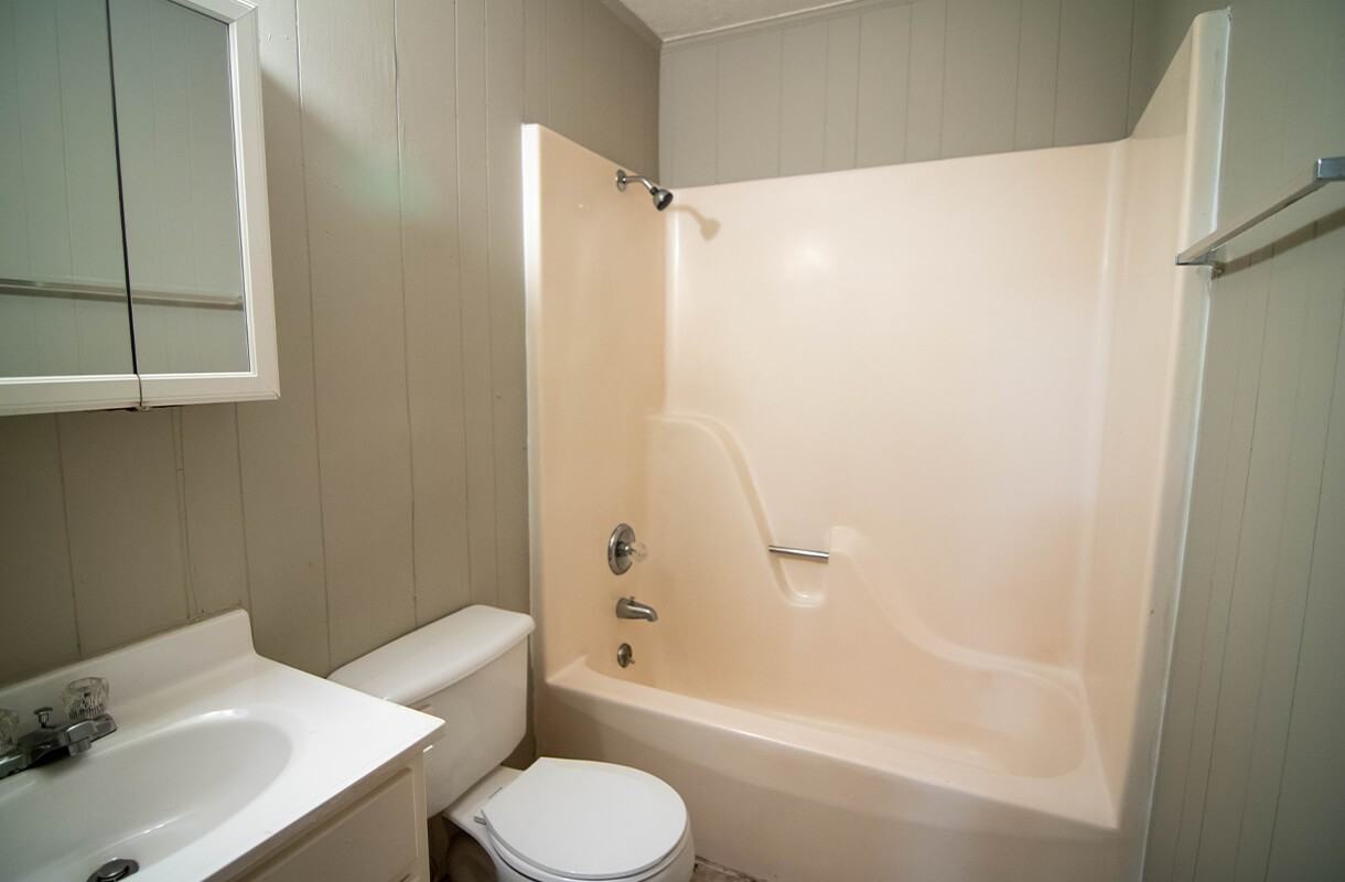 400 Live Oak St - Photo 2 of 6