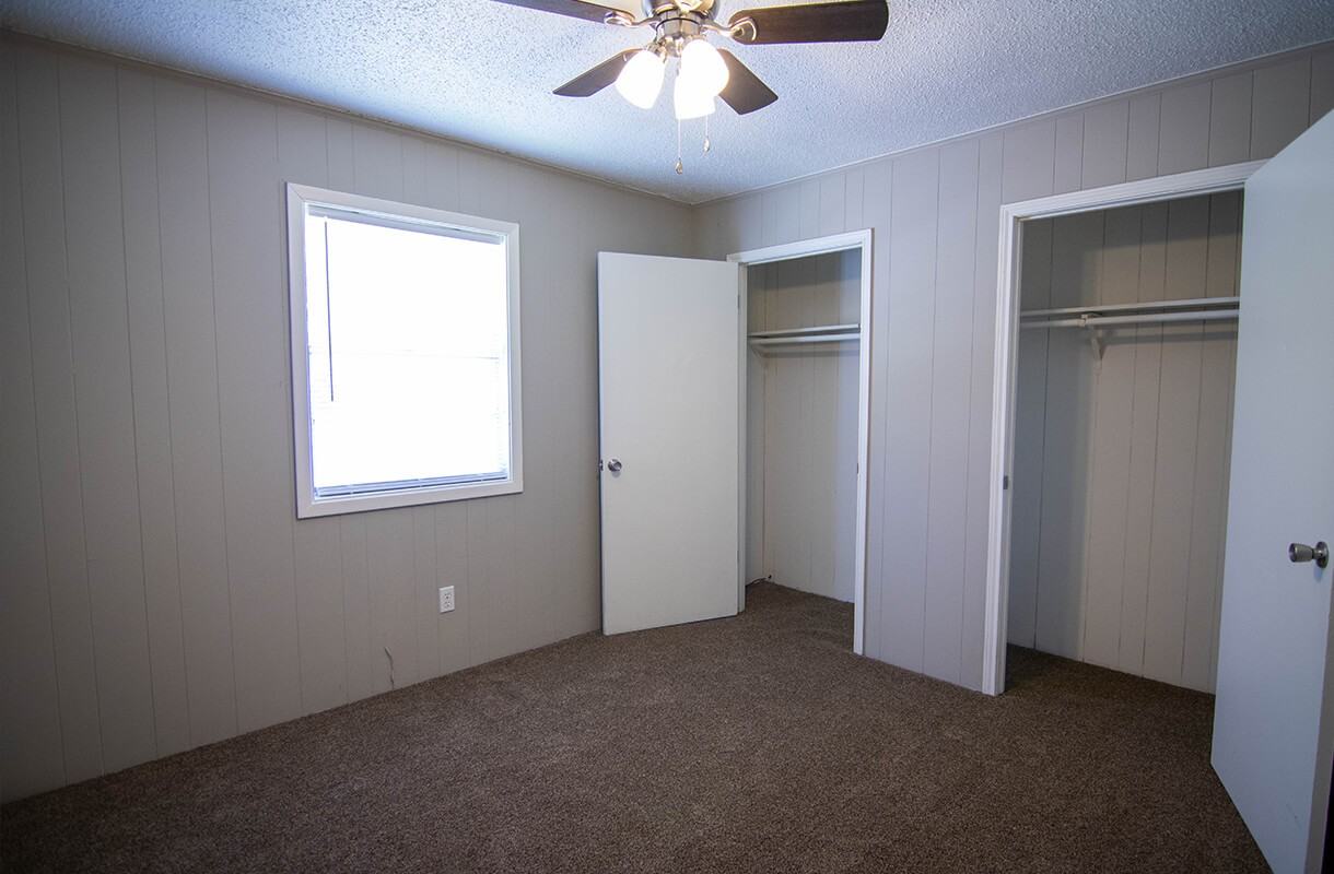 400 Live Oak St - Photo 4 of 6