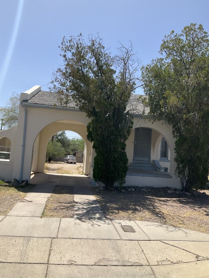 1321 N Euclid Ave - Photo 2 of 32