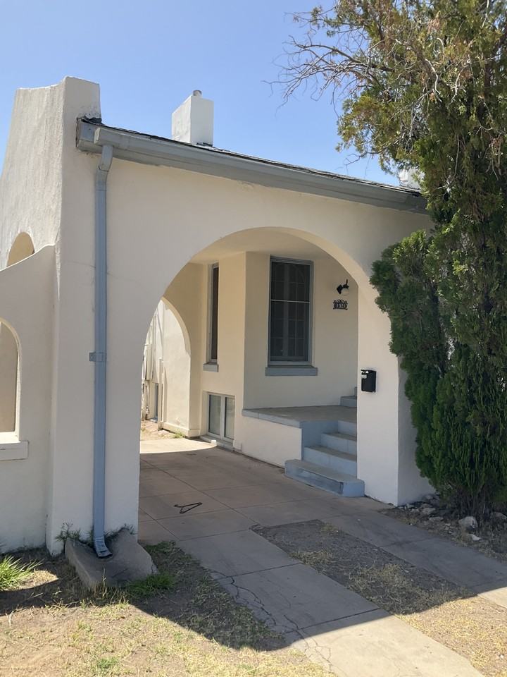 1321 N Euclid Ave - Photo 4 of 32