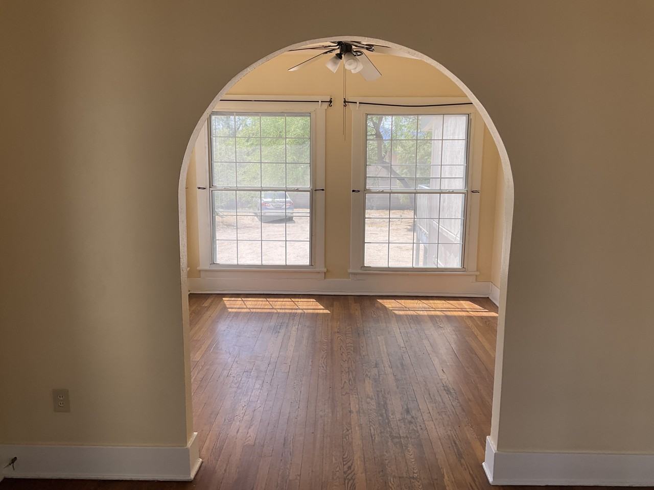 1321 N Euclid Ave - Photo 7 of 32