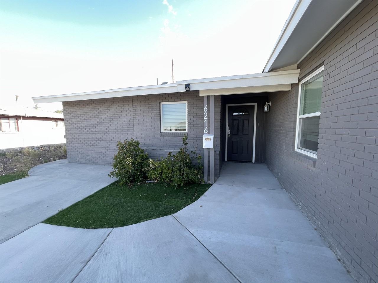 6216 Fiesta Dr #3 - Photo 3 of 28