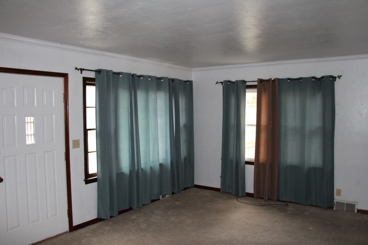 2233 Prospect Rd - Photo 2 of 16