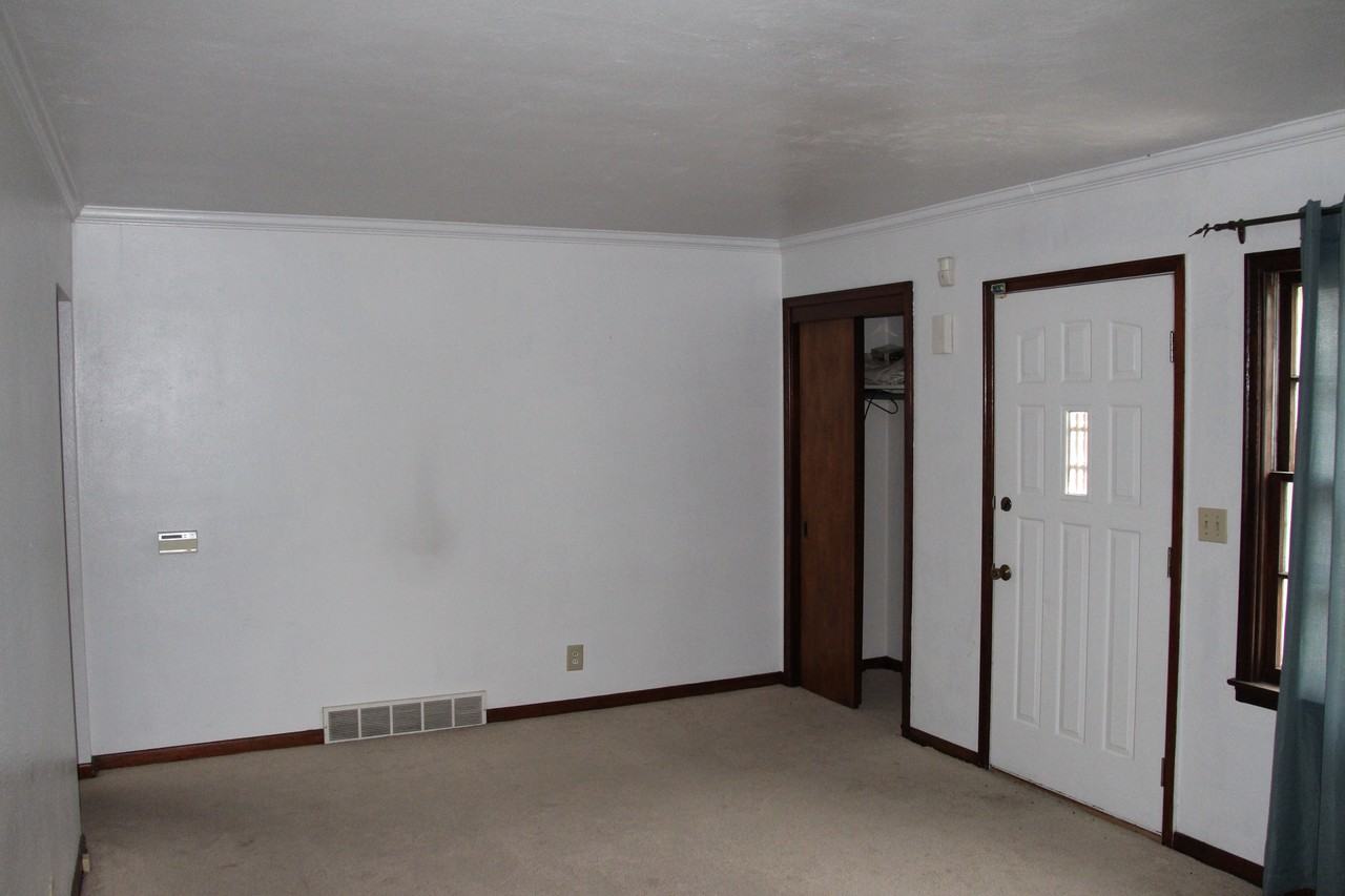 2233 Prospect Rd - Photo 3 of 16