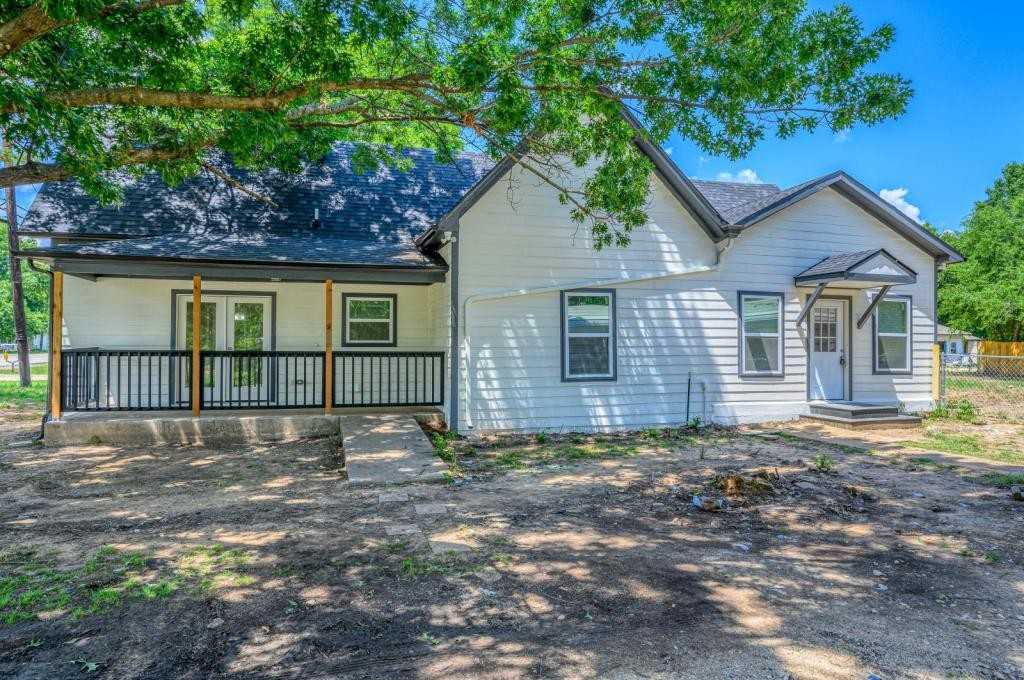 114 N Main St - Photo 3 of 34