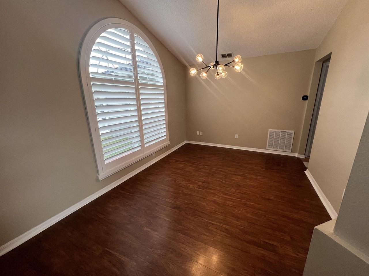5566 Donnelly Cir - Photo 3 of 30