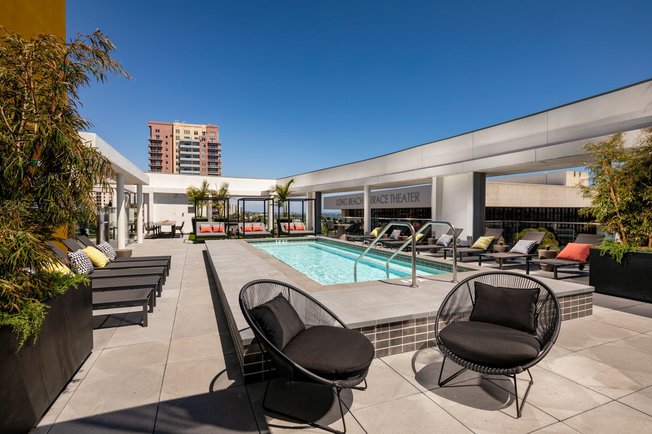 The Crest - Photo 3 of 8