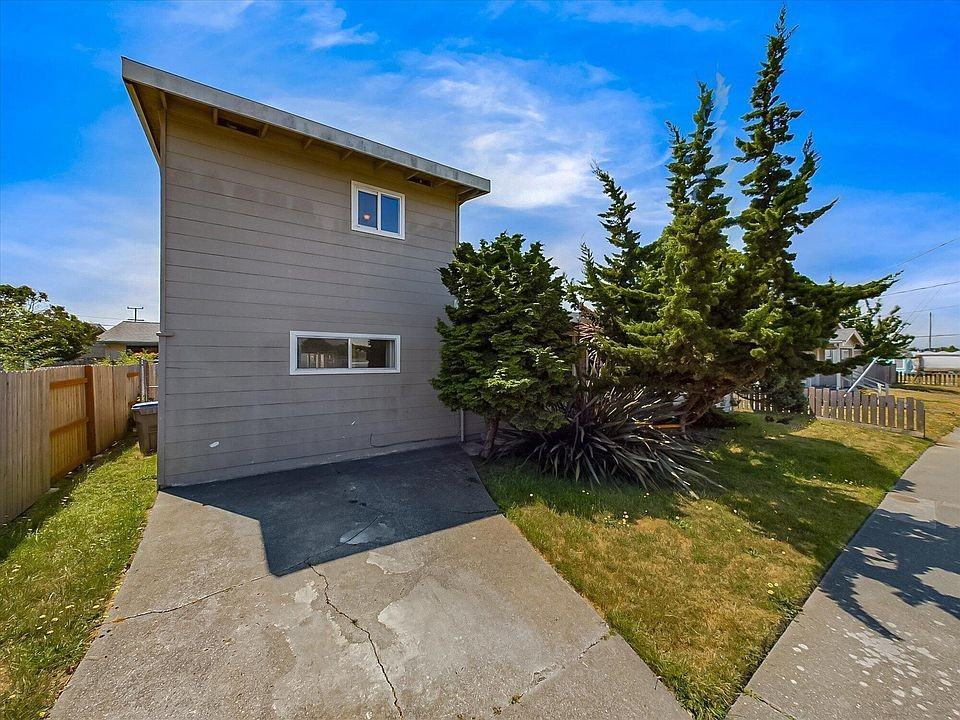 2160 Newburg Rd - Photo 2 of 21