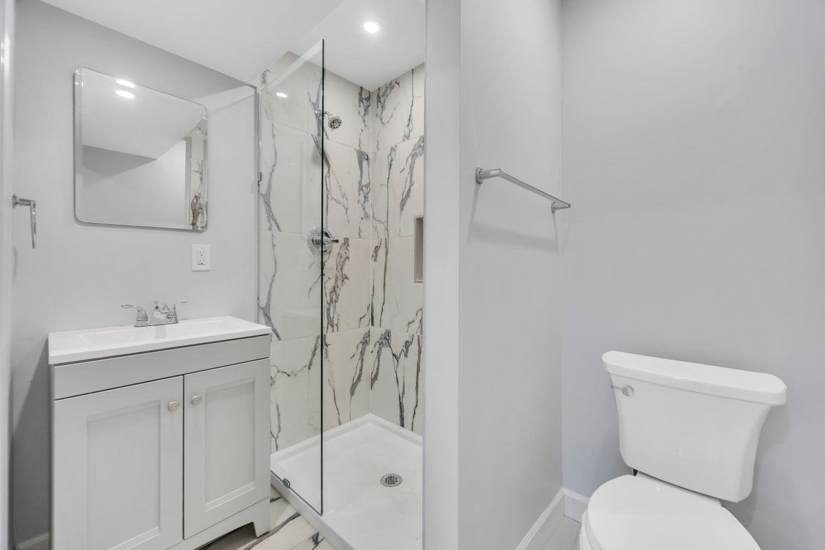 621 Post Ave ##B - Photo 3 of 11