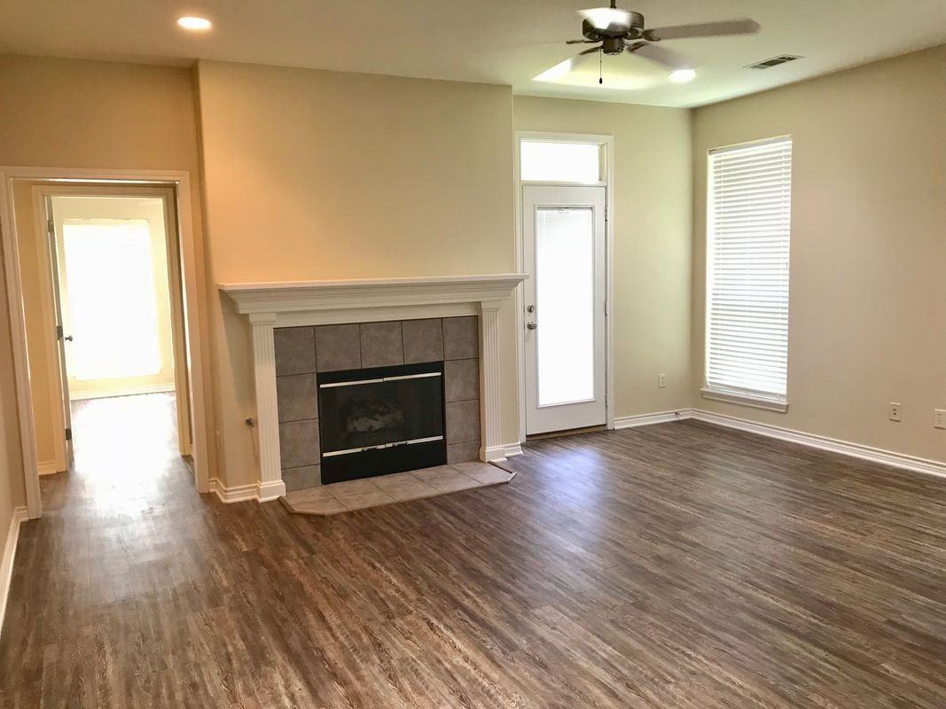 204 Meir Ln - Photo 2 of 9