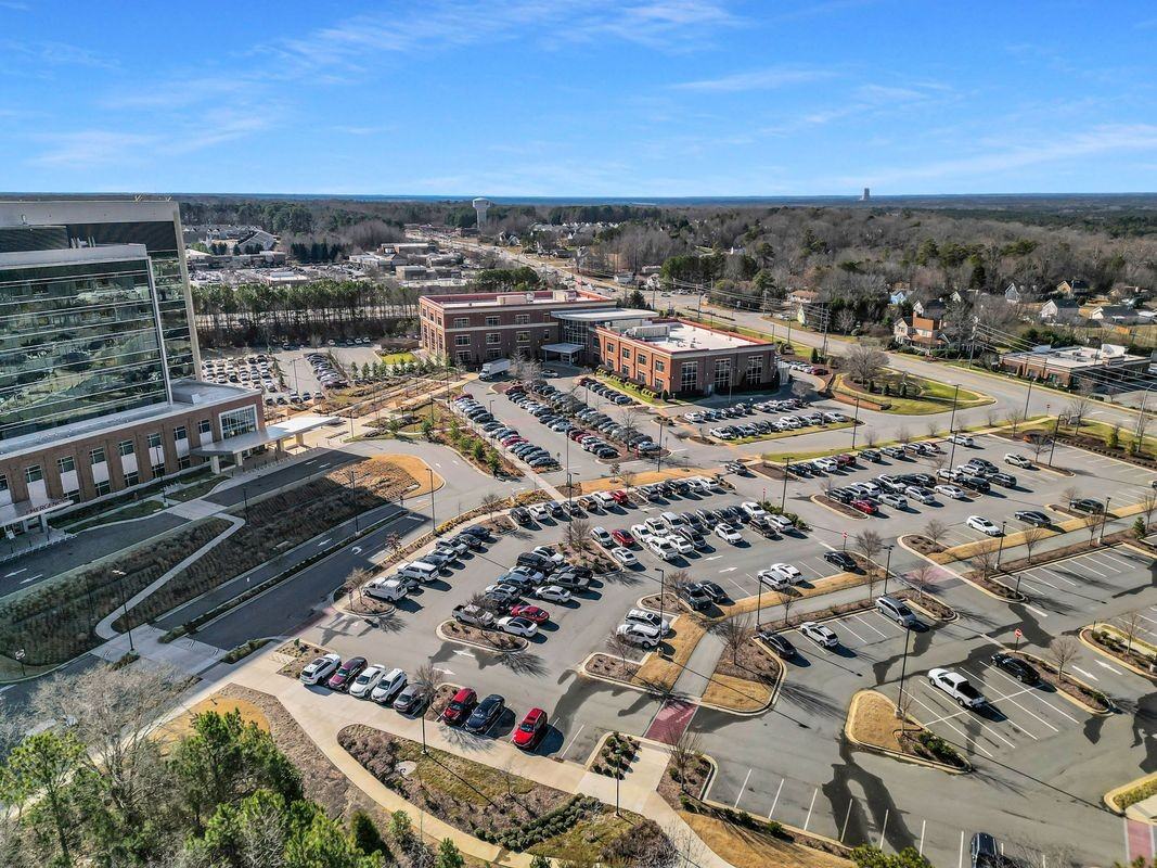 717 Utley St - Photo 3 of 25