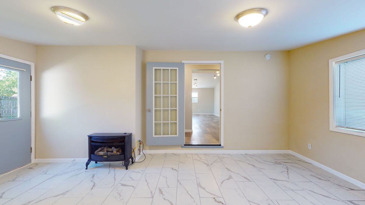 119 Marilyn Dr - Photo 3 of 8