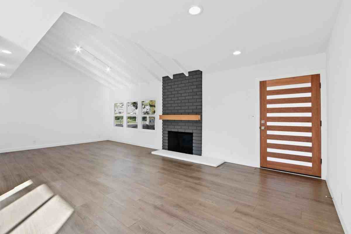 12071 Chianti Dr - Photo 3 of 15