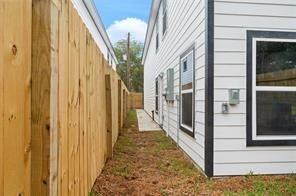 8215 Crestview Dr - Photo 2 of 23